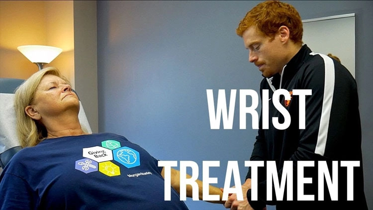 Chiropractor Towson MD Warren Kalkstein With Wrist Pain Patient Chiropractor Towson MD Warren Kalkstein With Wrist Pain Patient